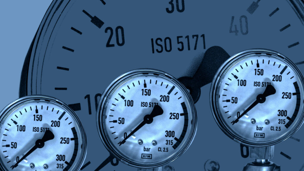 Industrial pressure gauges compliant with ISO 5171, used for precise monitoring of pressure in hydraulic and pneumatic systems.